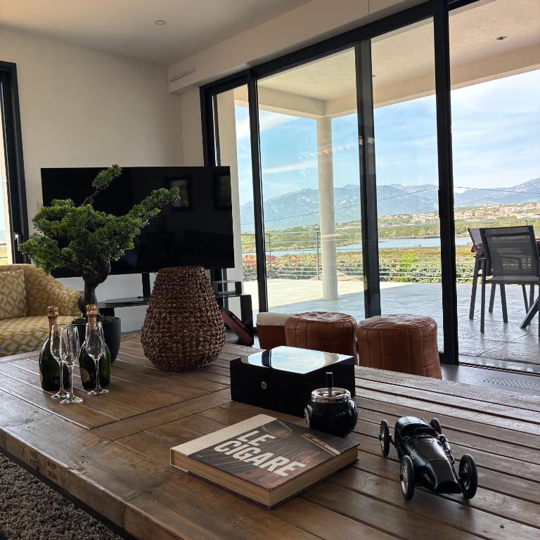 Superbe Villa 14 pers, vue mer et piscine chauffée - Villa - 54