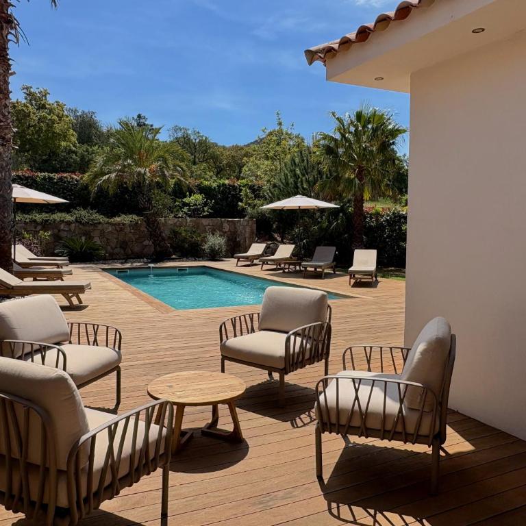 Superbe Villa 14 pers, vue mer et piscine chauffée - Villa - 75