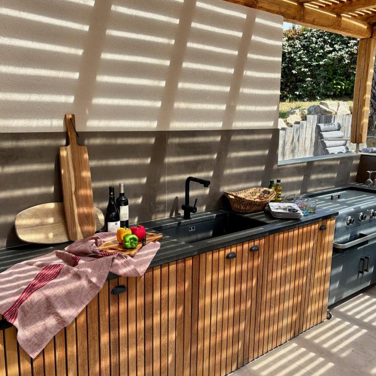 Superbe Villa 14 pers, vue mer et piscine chauffée - Villa - 77