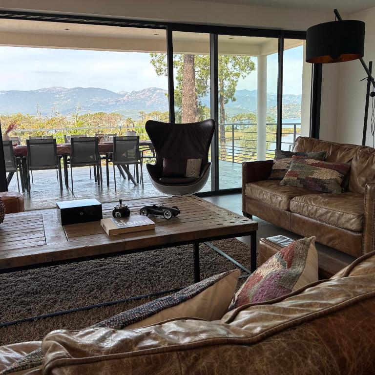 Superbe Villa 14 pers, vue mer et piscine chauffée - Villa - 93