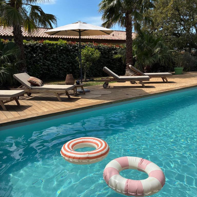 Superbe Villa 14 pers, vue mer et piscine chauffée - Villa - 92