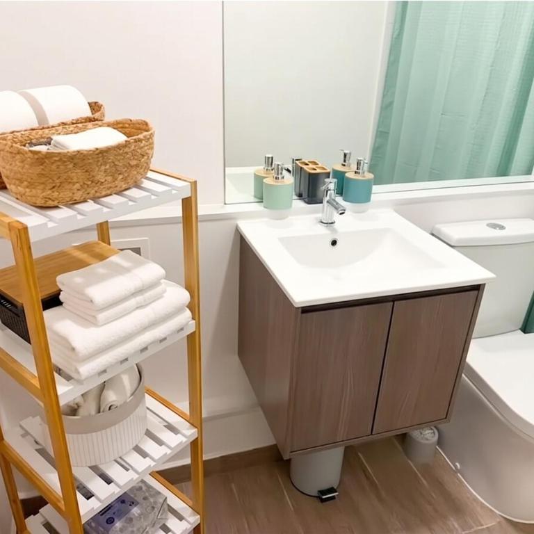 Depto Pto Montt 2D 1B centro Mall costanera Se Emite Factura - Three-Bedroom Apartment - 16