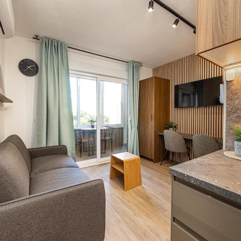 Palm Apartments Sunny Studio Fast Wi-Fi deal for Long Stay - Appartement 1 Chambre - 18