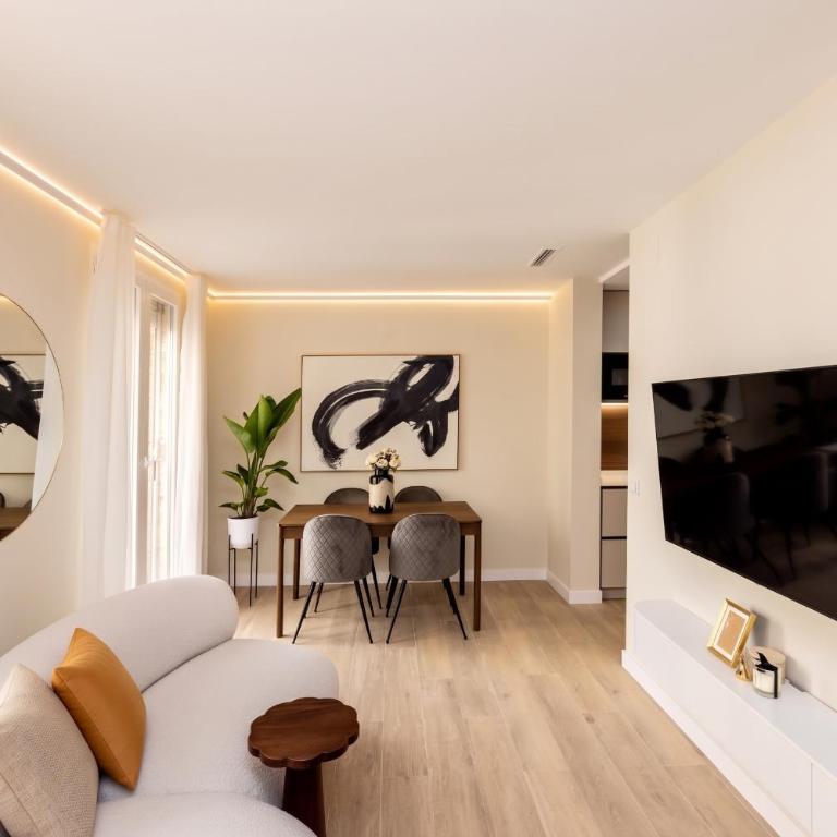 Casa de Sol: Luminous 2B/2BA 15' to Bernabéu - Apartment - 1
