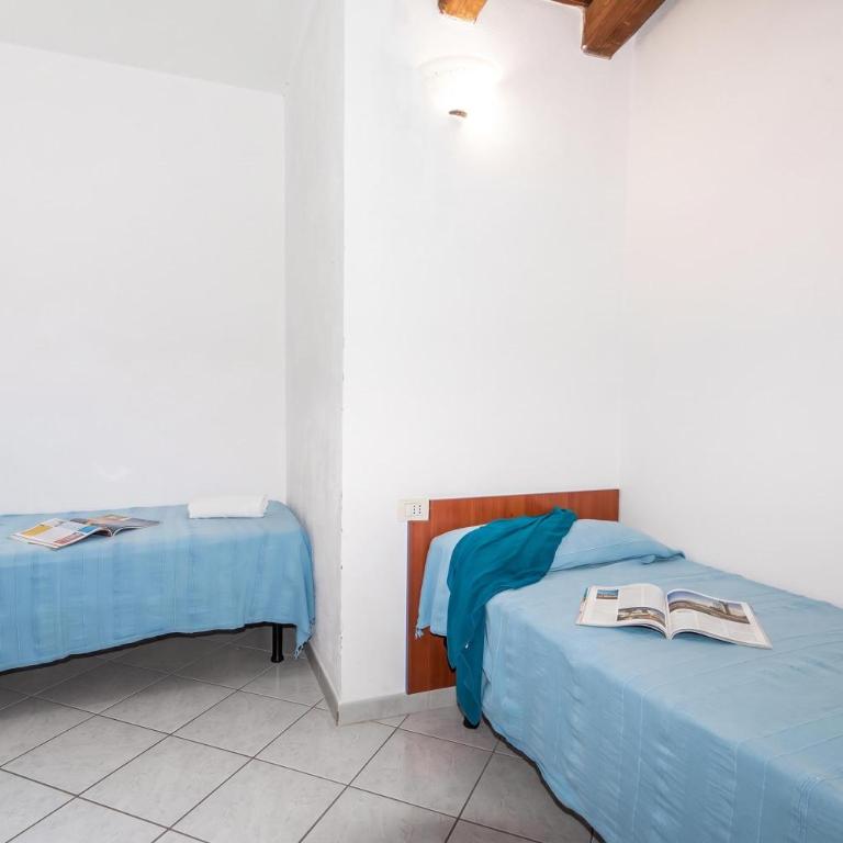 Tavolara Sea View Apartments - Two Bedroom Apartment with Terrace 2 - 11