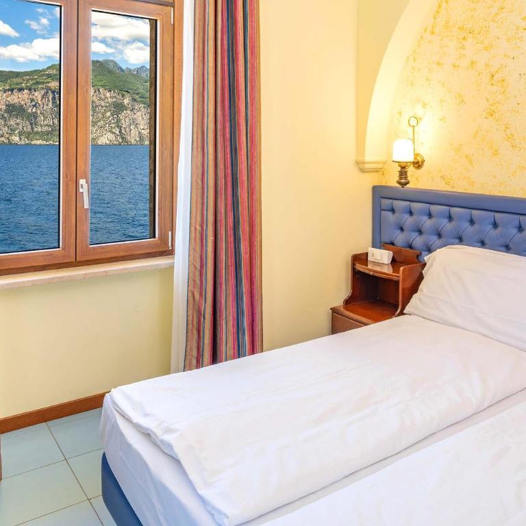 Hotel Malcesine - Habitación Doble con vistas al lago - 1 o 2 camas - 3