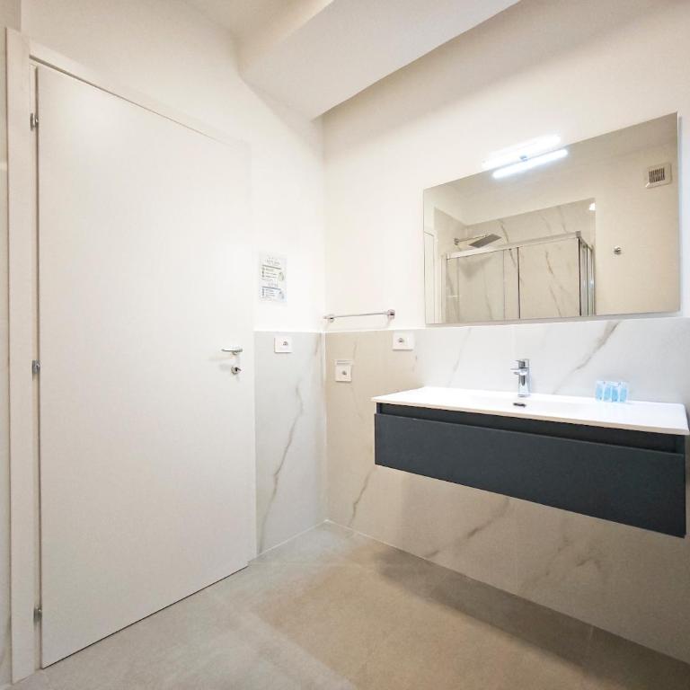 Pietra Apartment - Camera Tripla con Bagno Privato - 4