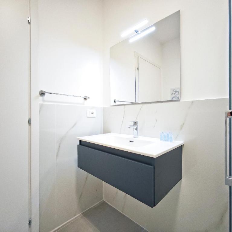 Pietra Apartment - Camera Matrimoniale con Bagno Privato - 12