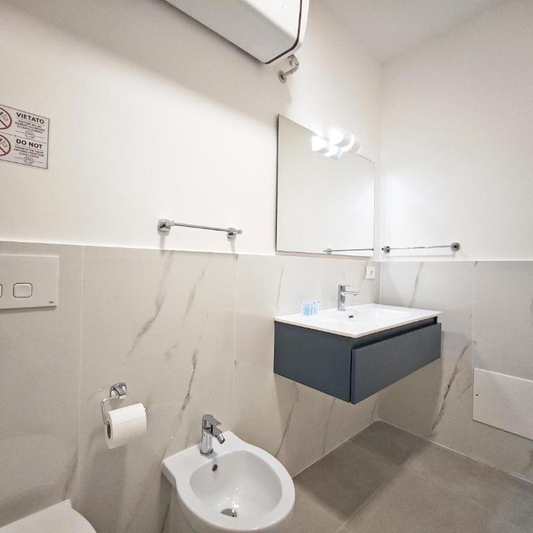 Pietra Apartment - Camera Matrimoniale con Bagno Privato - 10