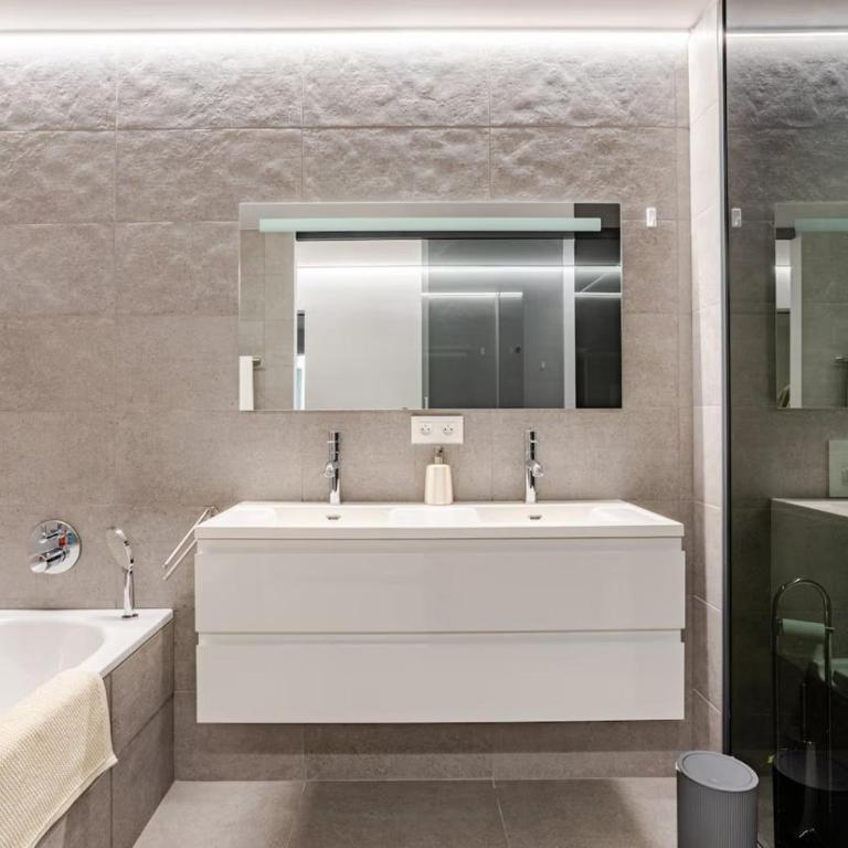 Appartement St Tropez Centre 3chambres et Jardin - Premium Apartment mit 3 Schlafzimmern - 22