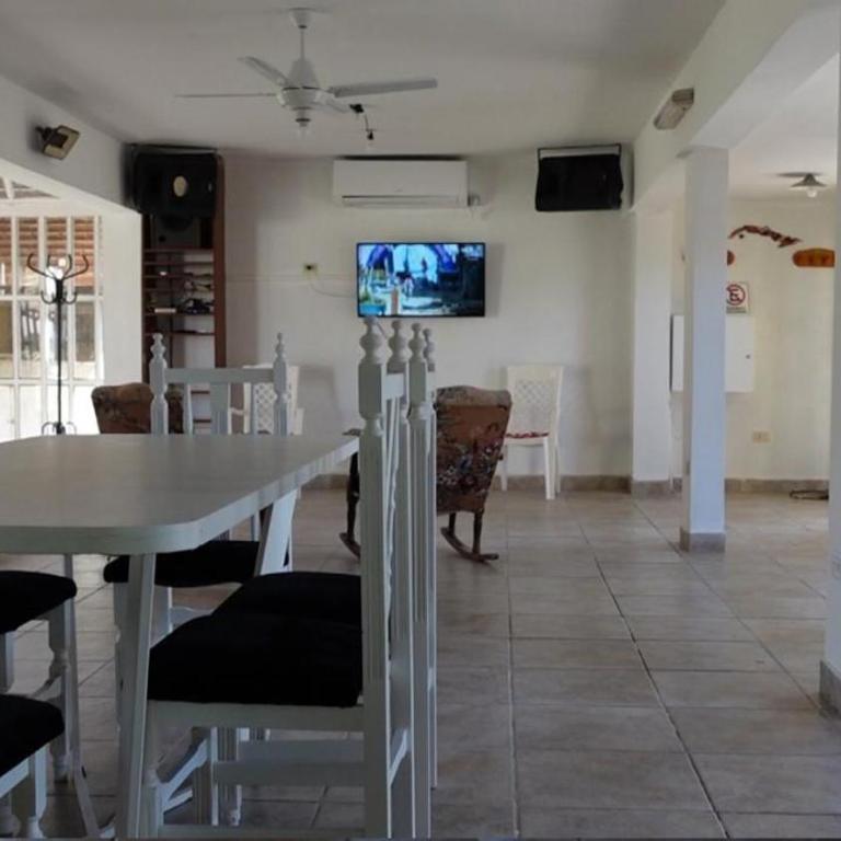 Fabulosa casa de usos multiples - Casa de 3 dormitorios - 2