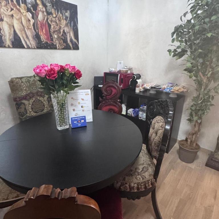 B&B CasaItalia - Camera Queen con Bagno in Comune - 8