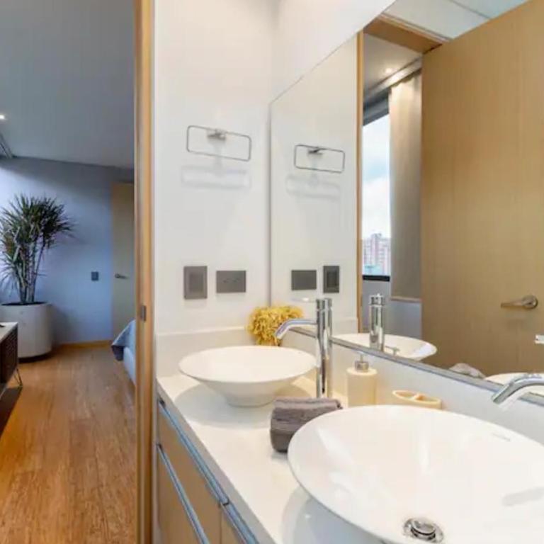 Apartamento fresco y amplio, hermosa vista Poblado Medellin - Apartamento de 3 dormitorios - 5