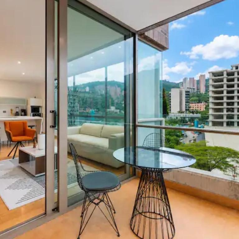 Apartamento fresco y amplio, hermosa vista Poblado Medellin - Apartamento de 3 dormitorios - 6