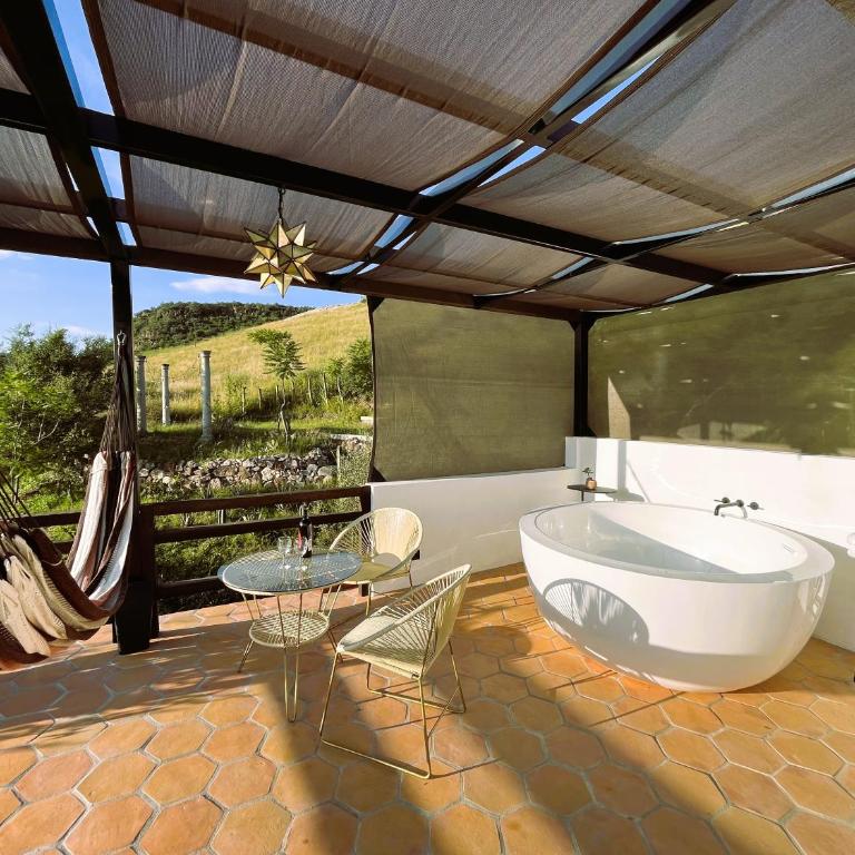 Chichi Jamaica Glamping Hotel Campestre - Habitación Doble Deluxe con bañera - 5