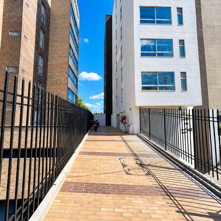 Central, Nuevo, Parqueadero Gratis, Full comodidad, Apartamento en Manizales - Apartamento de 3 dormitorios - 3