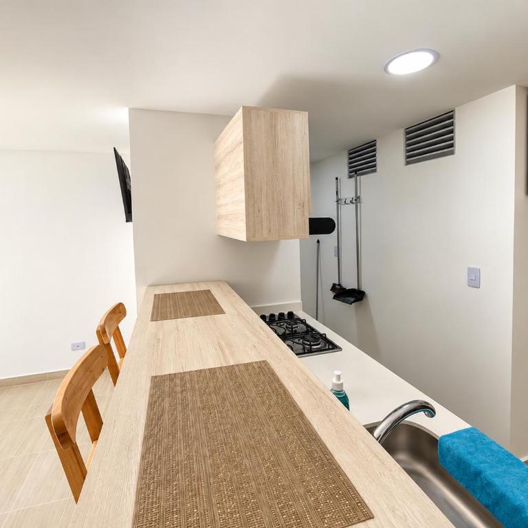 Central, Nuevo, Parqueadero Gratis, Full comodidad, Apartamento en Manizales - Apartamento de 3 dormitorios - 14
