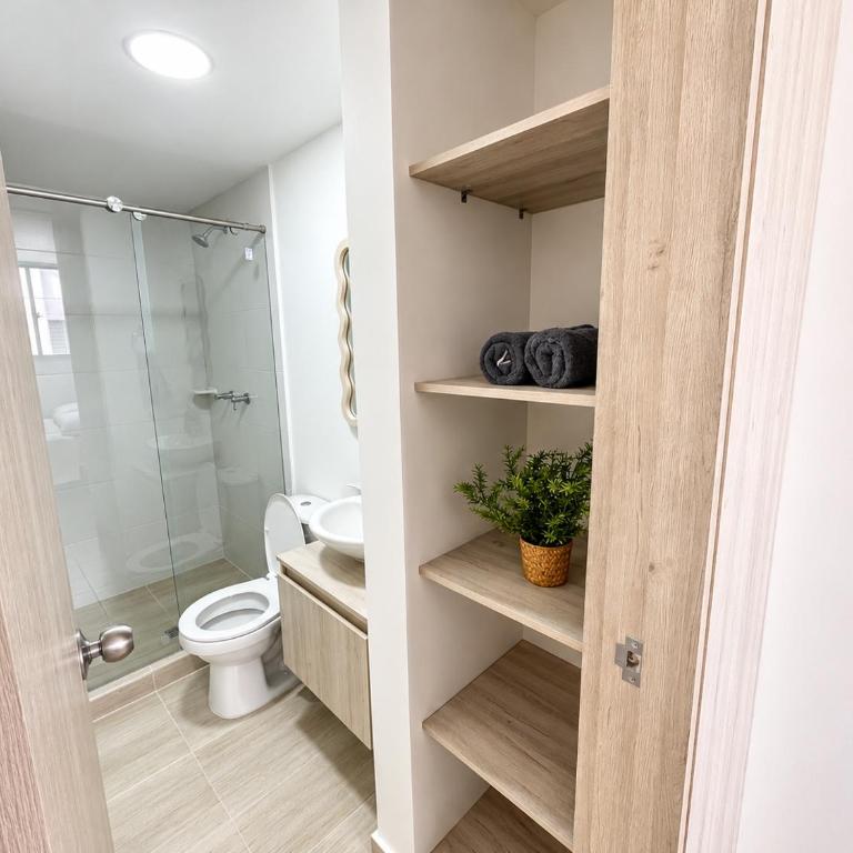 Central, Nuevo, Parqueadero Gratis, Full comodidad, Apartamento en Manizales - Apartamento de 3 dormitorios - 30