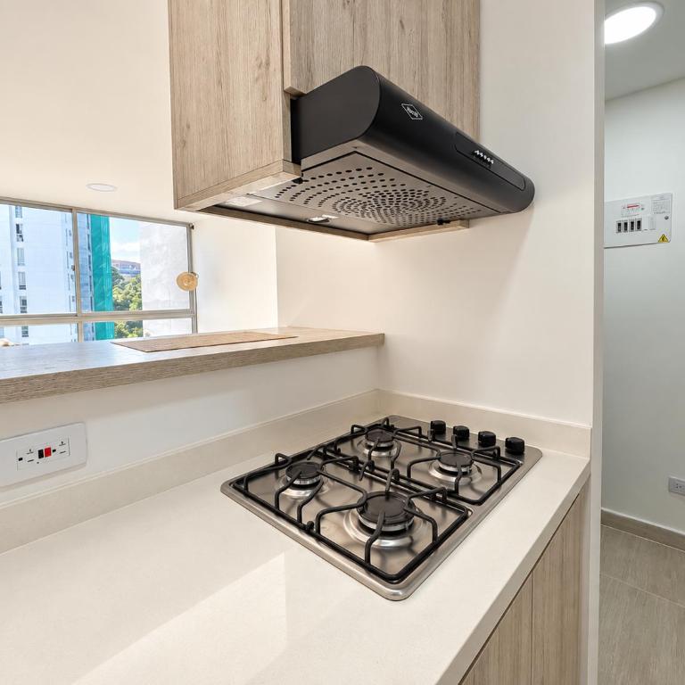 Central, Nuevo, Parqueadero Gratis, Full comodidad, Apartamento en Manizales - Apartamento de 3 dormitorios - 35
