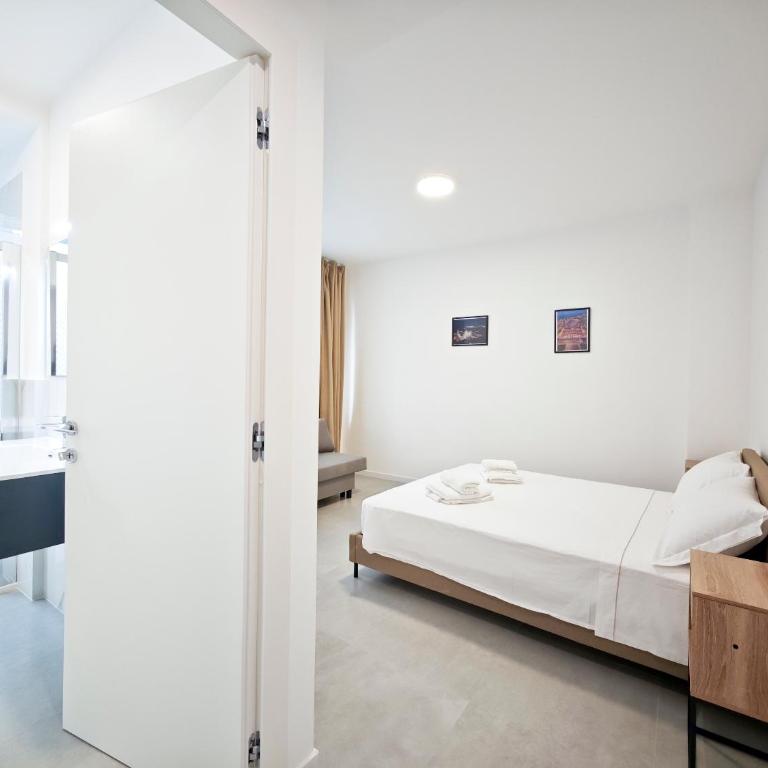 Sale Apartment - Camera Matrimoniale con Bagno Privato - 9