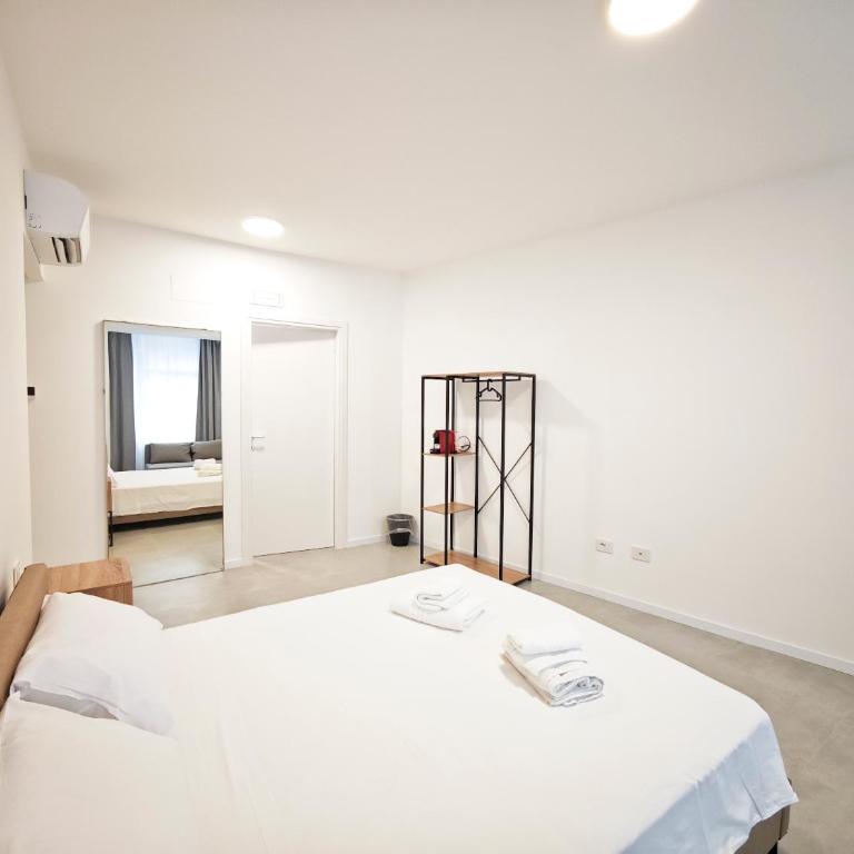 Sale Apartment - Camera Matrimoniale con Bagno Privato - 5