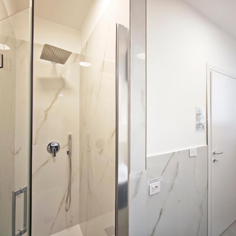Sale Apartment - Camera Matrimoniale con Bagno Privato - 14
