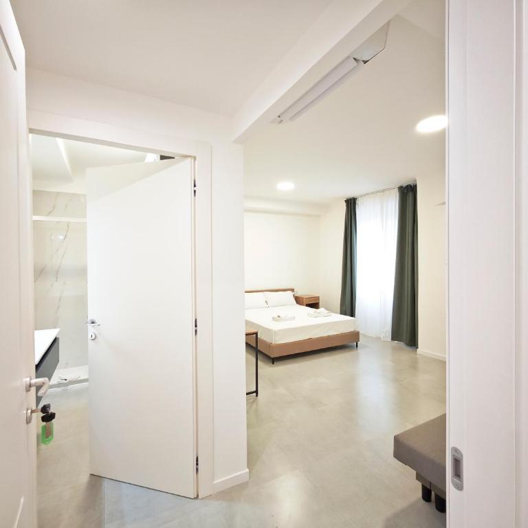 Sale Apartment - Camera Matrimoniale con Bagno Privato - 9