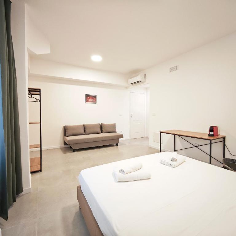 Sale Apartment - Camera Matrimoniale con Bagno Privato - 13