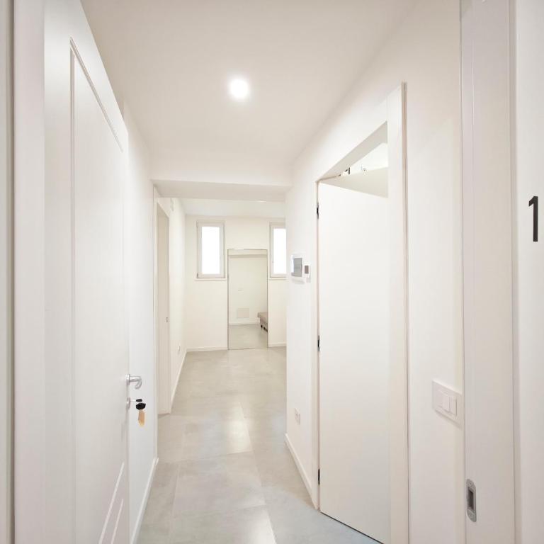 Sale Apartment - Camera Matrimoniale con Bagno Privato - 4