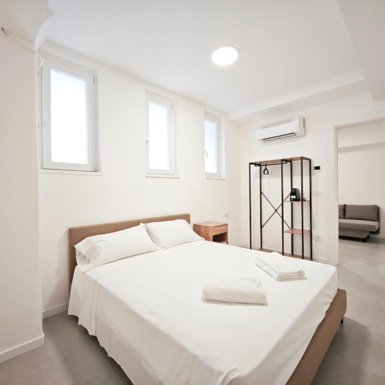 Sale Apartment - Camera Matrimoniale con Bagno Privato - 9