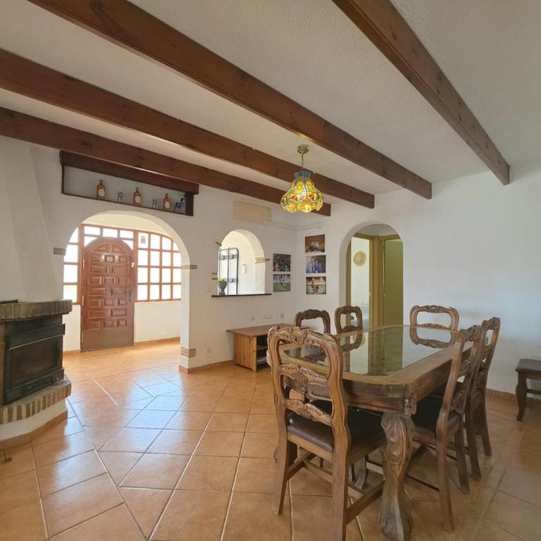 Casa de Playa con Piscina Estilo Rústico - Casa de 3 dormitorios - 36