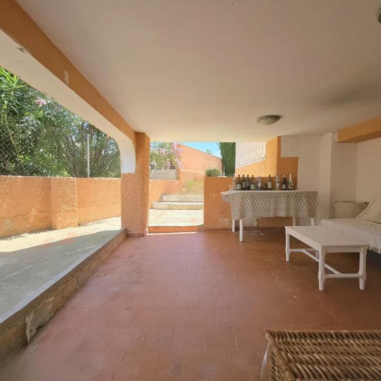 Casa de Playa con Piscina Estilo Rústico - Casa de 3 dormitorios - 40