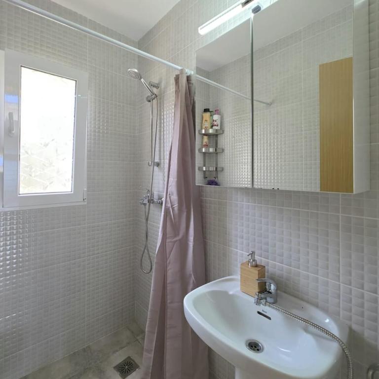 Casa de Playa con Piscina Estilo Rústico - Casa de 3 dormitorios - 47