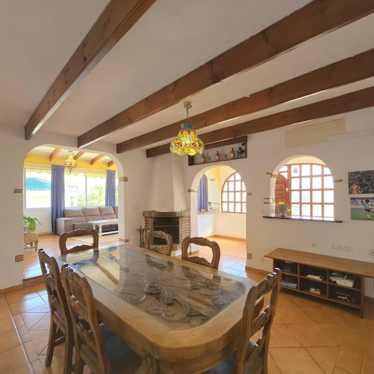 Casa de Playa con Piscina Estilo Rústico - Casa de 3 dormitorios - 50