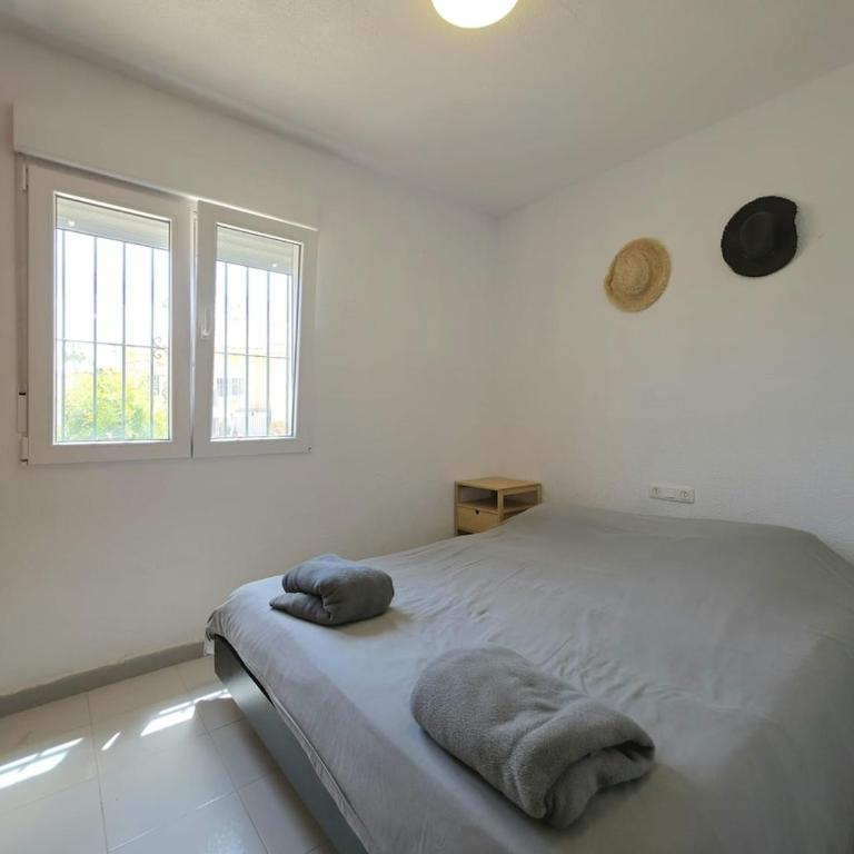 Casa de Playa con Piscina Estilo Rústico - Casa de 3 dormitorios - 52