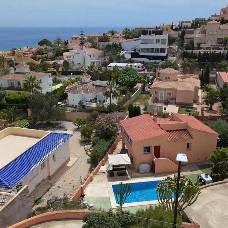 Casa de Playa con Piscina Estilo Rústico - Casa de 3 dormitorios - 65