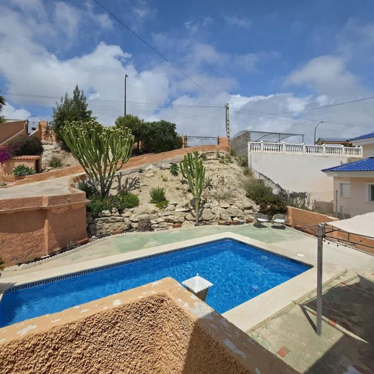 Casa de Playa con Piscina Estilo Rústico - Casa de 3 dormitorios - 71
