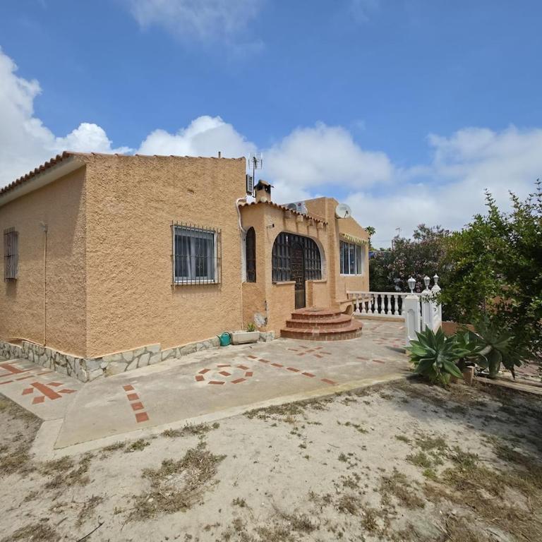 Casa de Playa con Piscina Estilo Rústico - Casa de 3 dormitorios - 74