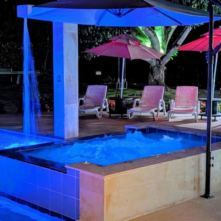 Precio de semana Finca con piscina y Desayuno - Villa - 17