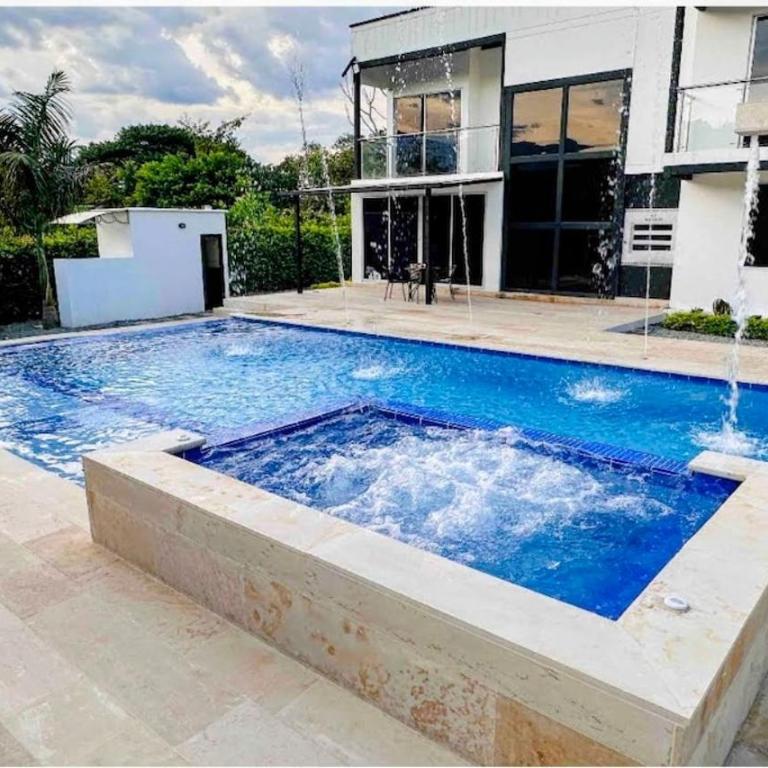 Precio de semana Finca con piscina y Desayuno - Villa - 55