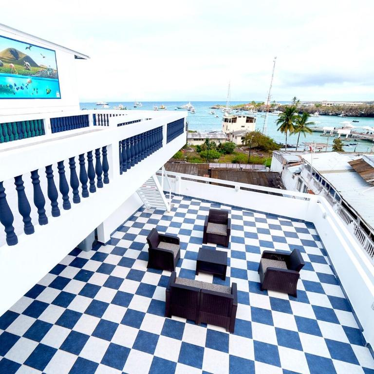 Galapagos Family Vacation 3 bedrooms 7 guests Centrally located and ocean view - Vacation Home - 9