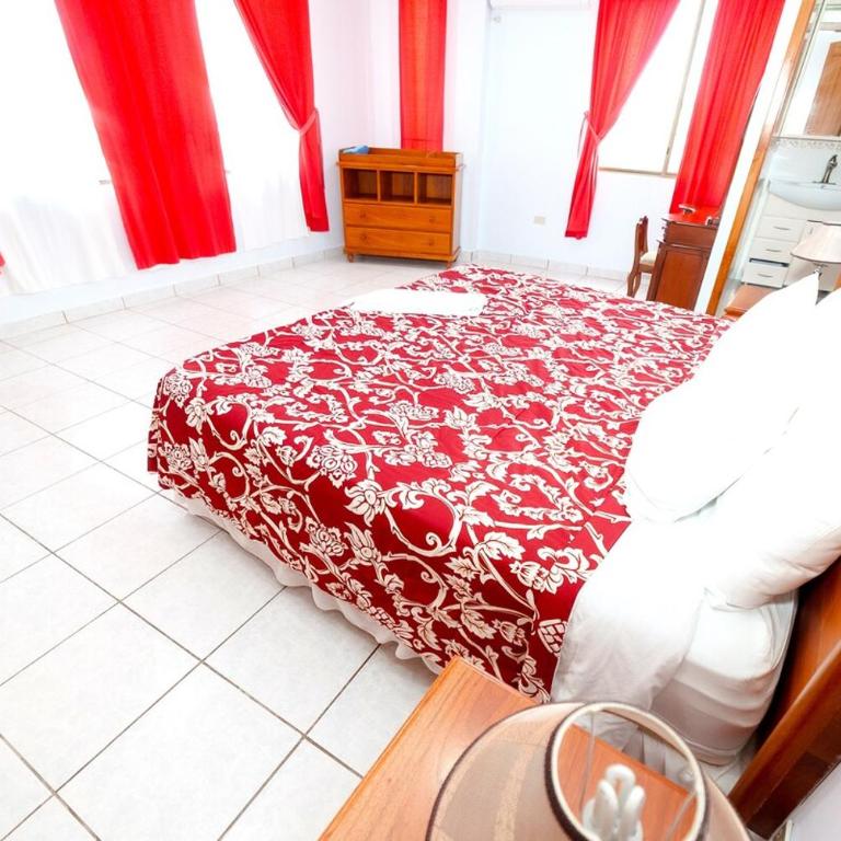 Galapagos Family Vacation 3 bedrooms 7 guests Centrally located and ocean view - Vacation Home - 16
