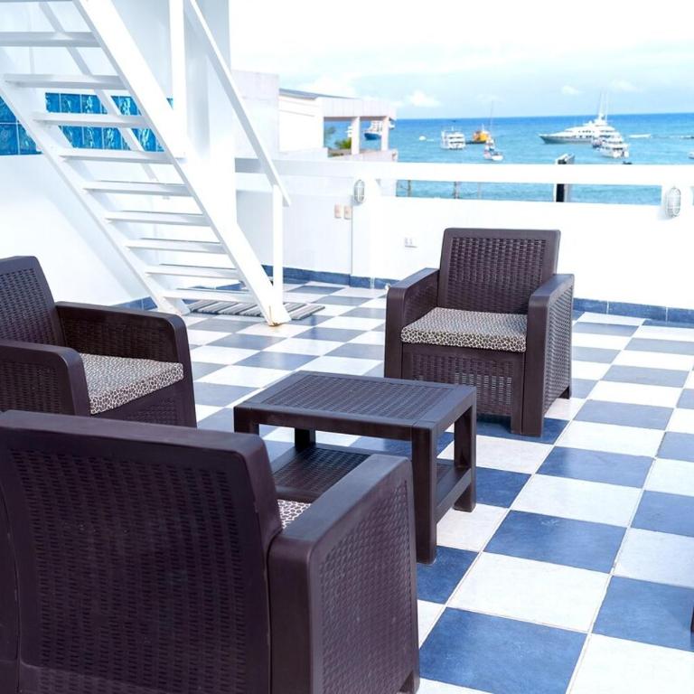 Galapagos Family Vacation 3 bedrooms 7 guests Centrally located and ocean view - Vacation Home - 21