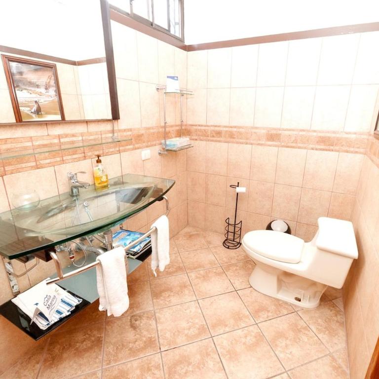 Galapagos Family Vacation 3 bedrooms 7 guests Centrally located and ocean view - Vacation Home - 23