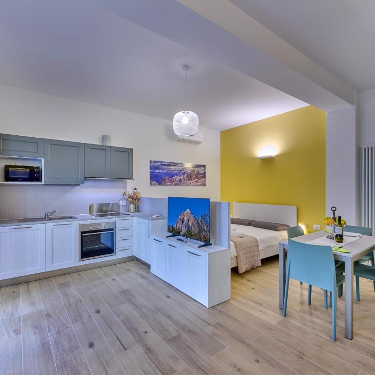 Lecco Lake Apartments Villa Liberty - Studio Apartment with King Bed - 7