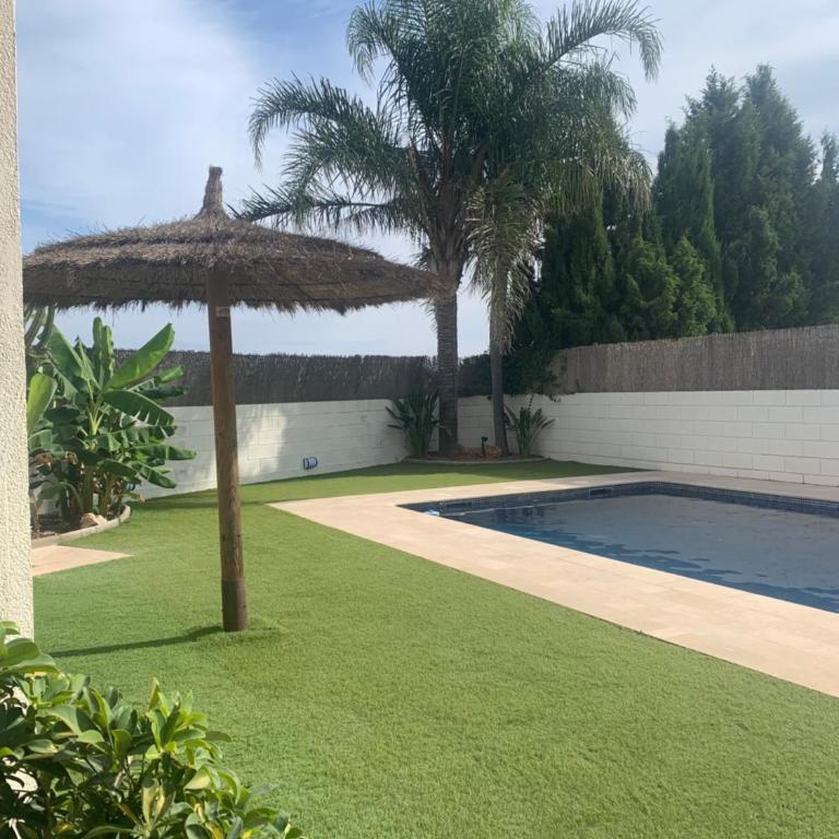 CASA DE SUEÑOS BENASHA, piscina, zona infantil, a tan solo 7 minutos de la playa - Casa de 5 dormitorios - 50