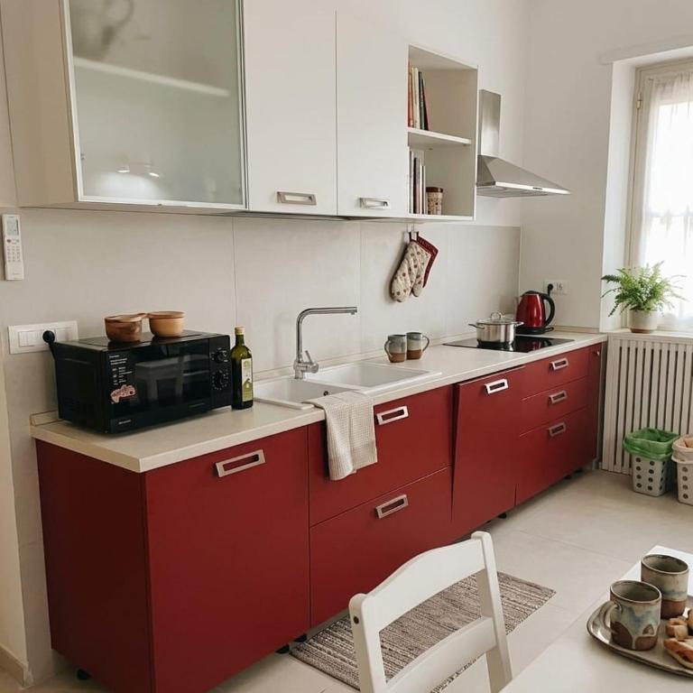 La casa di Lucia - Three-Bedroom Apartment - 10
