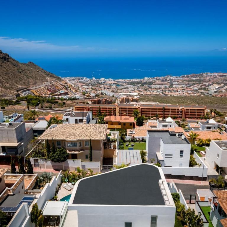 Villa with Panoramic Ocean Views in Torviscas Alto - Villa - 2