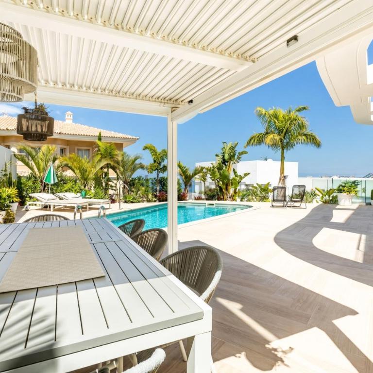 Villa with Panoramic Ocean Views in Torviscas Alto - Villa - 4