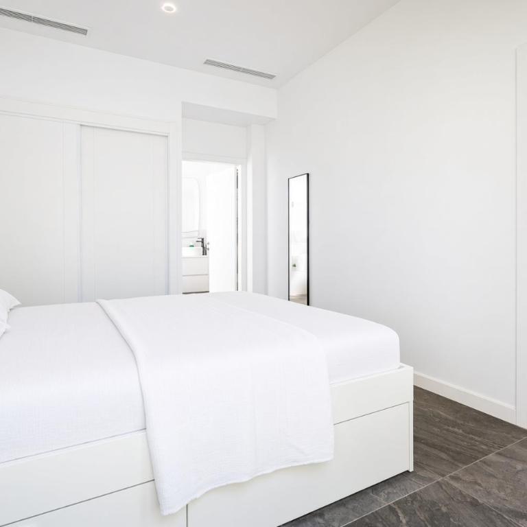 Villa with Panoramic Ocean Views in Torviscas Alto - Villa - 10